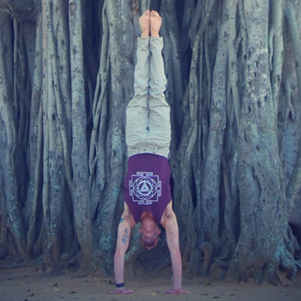 Ekaminhale Yoga Tank Top Kali Yantra